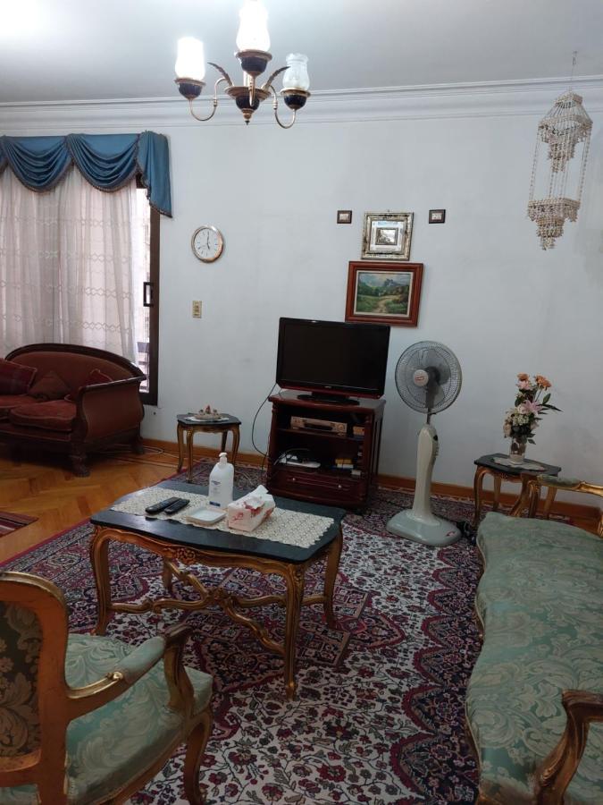 Appartement 1 Bedroom In The Heart Of , Just 15 Minutes From The Airport *