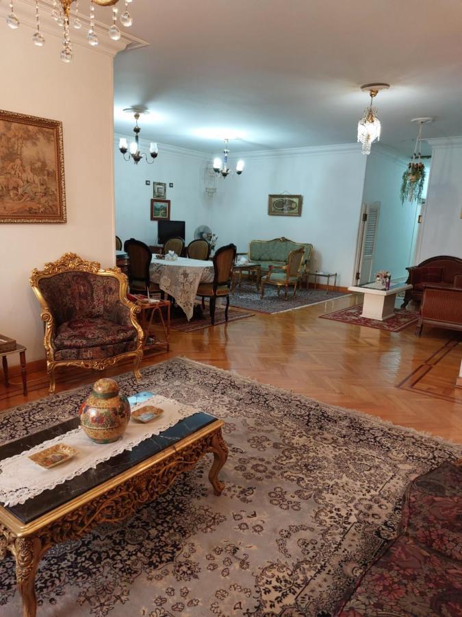 Apartment 1 Bedroom In The Heart Of , Just 15 Minutes From The Airport *